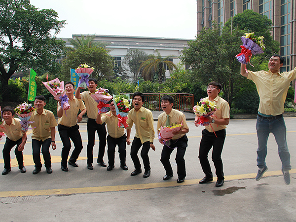 母亲节*关爱mg冰球突破十大平台妈妈