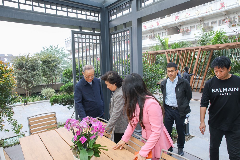 民建中央副主席李世杰、民建广东省委会主委李心、民建肇庆市委会主委潘锐波一行mg冰球突破十大平台调研工作