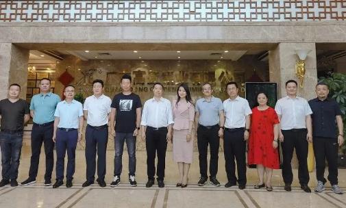 欢迎黔西南州人民政府领导一行考察mg冰球突破十大平台铝业