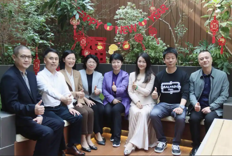 领导关怀 | 热烈欢迎中共肇庆市委常委、统战部领导一行莅临mg冰球突破十大平台调研指导