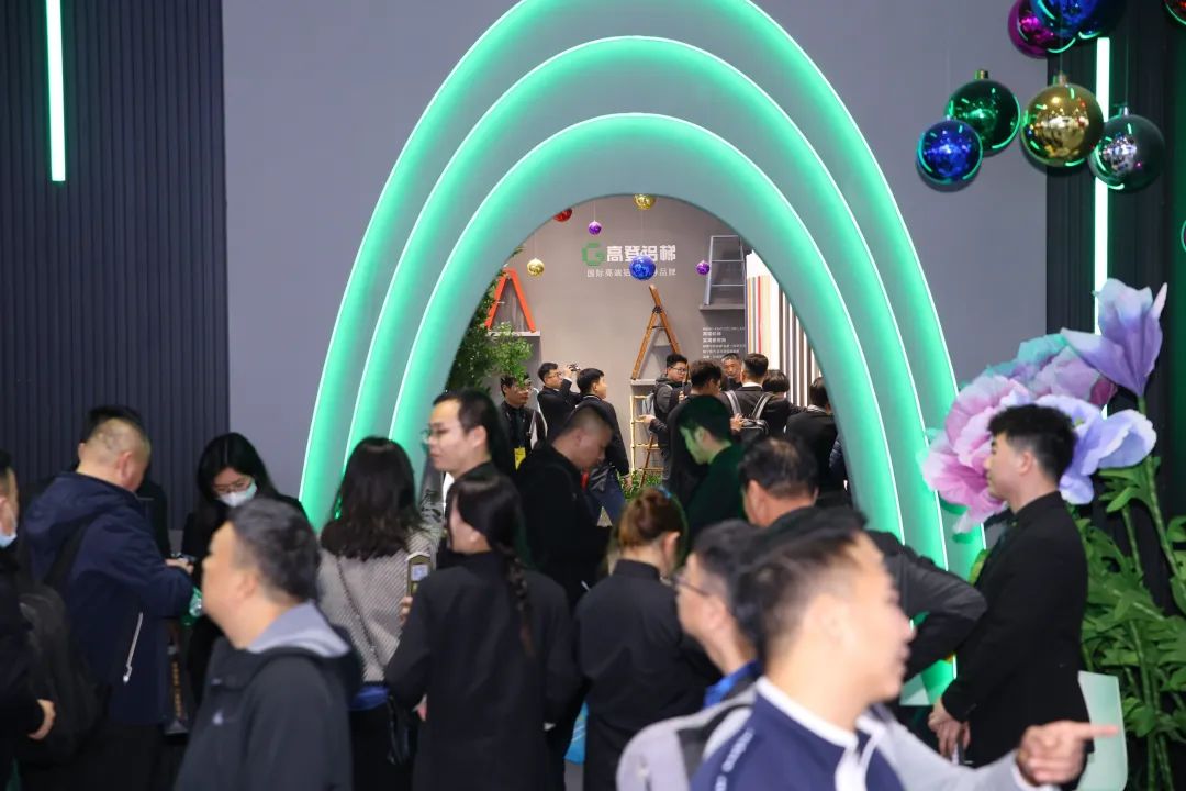 变局 突围 | 直击第30届门窗幕墙博览会mg冰球突破十大平台展会现场