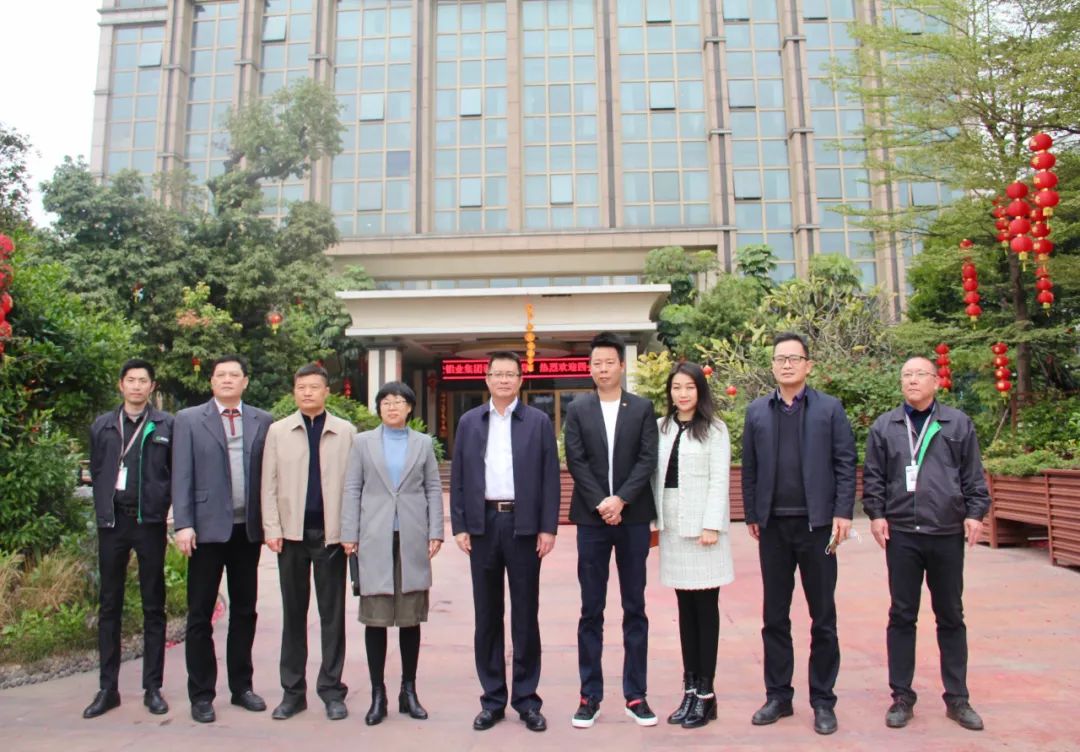 中共四会市市委李伟忠书记领导一行莅临mg冰球突破十大平台铝业进行新春复工复产调研